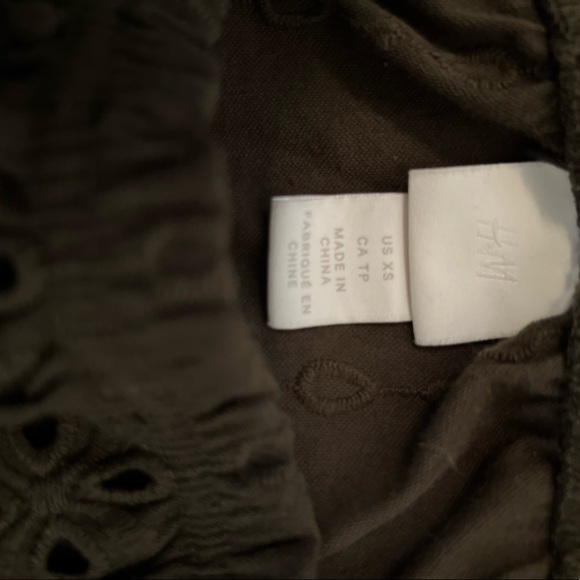 H&M size 2 little green off the shoulder blouse. Bottom is ruffled! - Picture 2 of 2